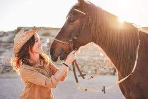 how to keep horses from smelling bad